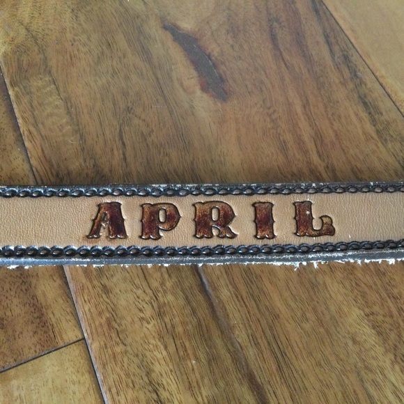 ✔️ Vintage Leather Tooled Kids Belt Name April - Picture 2 of 4